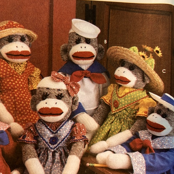 Simplicity 9073 Crafts Sock Monkeys and Clothes Pattern Uncut 1999 - Picture 4 of 9